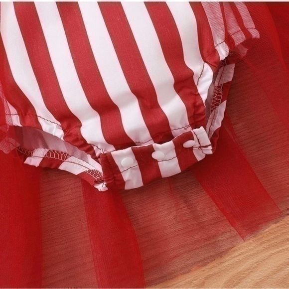 NWOT Cute Santa Ruffle Dress Size 3 to 6 months - Picture 3 of 6